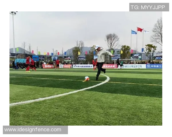 激情四溢的绿茵场上足球梦想从这里起航让我们一起为胜利呐喊